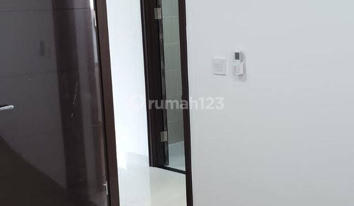 Rumah Golf Island PIK  New Disewakan Semi Furnished 