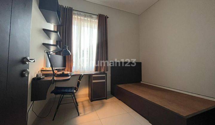 Rumah 2 Lantai di BSD Eminent Illustria Furnished Rapi Bagus  2