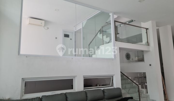 Rumah Daan Mogot Baru Baru Renov Bagus Ukuran 8 X 18 