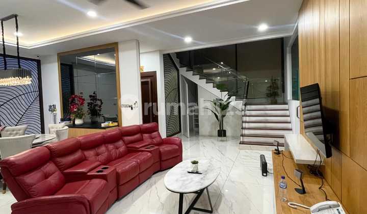 Rumah Layar Permai Pik Cantik Furnished Luas 200