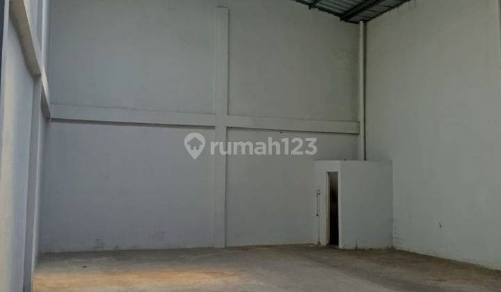 Gudang Plus Kantor Luas 270m² Akses Dekat Bandara  2