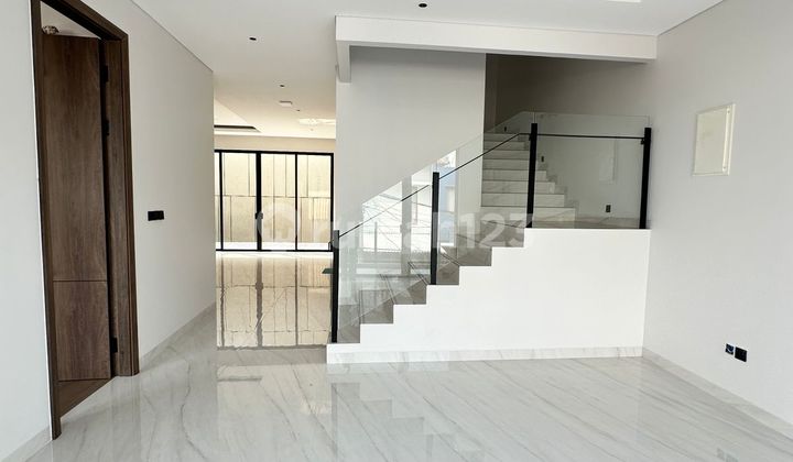 Rumah Puri Indah Brand New 3 Lantai Luas 190m² Rumah Puri Indah Brand New 3 Lantai Luas 190m²