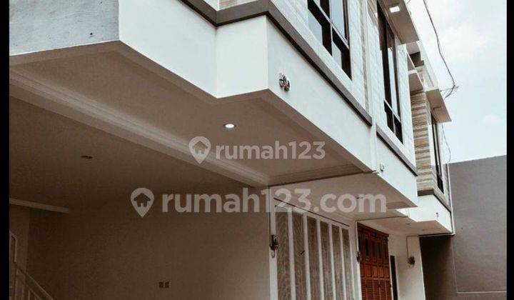 Rumah minimalis 2 lantai di Kramat Senen Jakarta pusat
