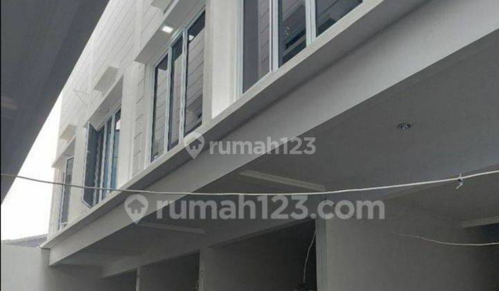 Rumah minimalis 2 lantai di Kramat Senen Jakarta pusat