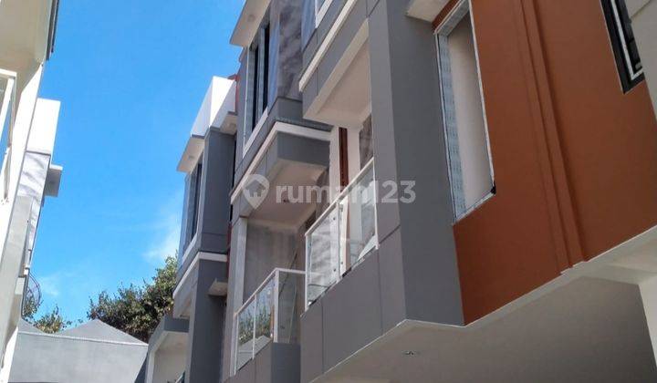 rumah di cempaka putih barat xx belakang Arcici Jakarta pusat 2