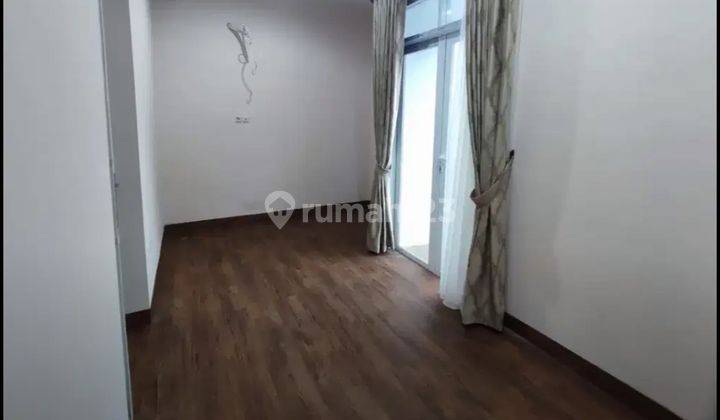 Rumah bergaya eropa dengan design modern di cempaka putih barat jaktim 6