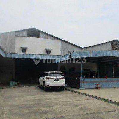  Gedung ex showroom di jl.raya bogor cibinong 1