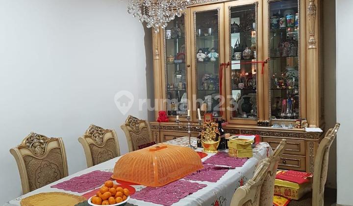 Dijual Rumah Hook Semi Furnished