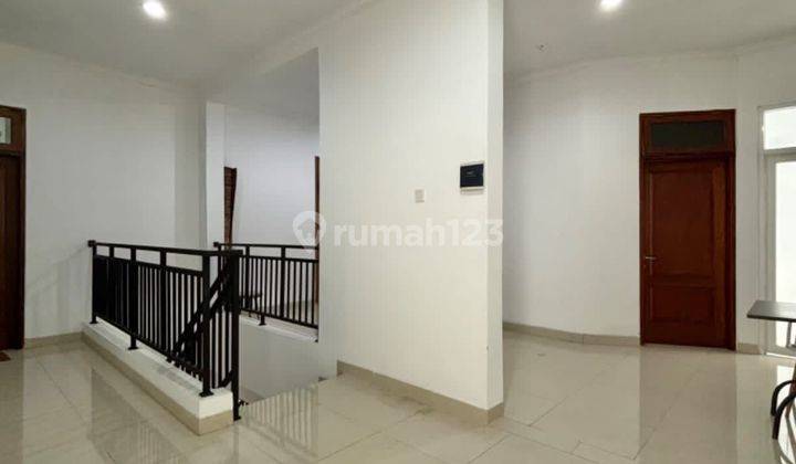 Dijual Rumah Kebayoran Baru Lokasi Strategis Dekat Mrt 2