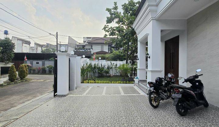 Dijual Rumah Baru Modern Classic Lebak Bulus 2