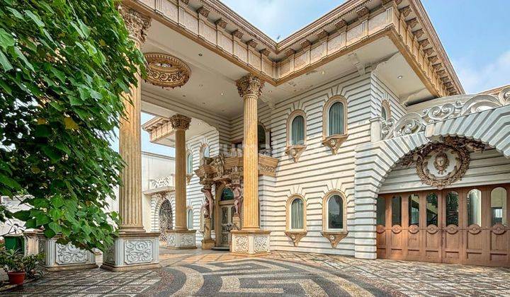 Dijual Rumah Pondok Indah Renaissance Style 1