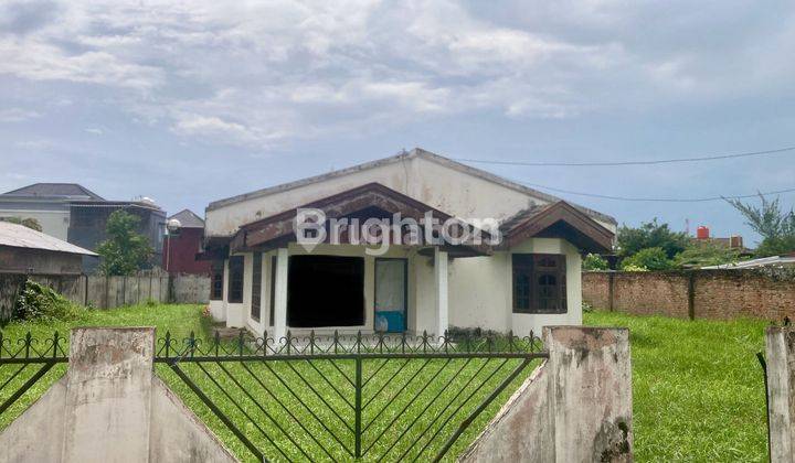 Rumah Tua Bonus Tanah Luas Di Tengah Kota 1