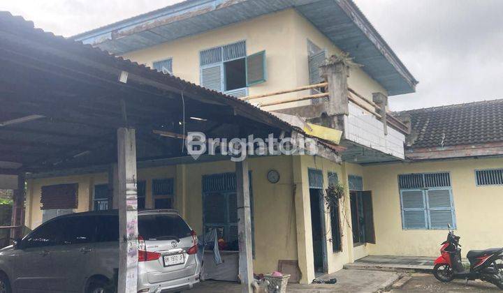 Rumah dgn halaman sangat luas sangat . sedang direnovasi dilantai 2 bisa buat kos2an. 1