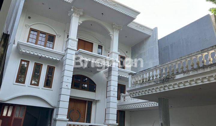 Rumah Mewah 3 Lantai di Perumahan Sari Residence Pekanbaru 1