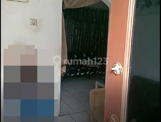 Rumah Pinggir Jalan Raya, Sebrang Stasiun Cilebut 2