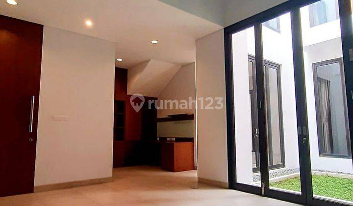 Rumah minimalis 2lt, lux di jl Ciawi deket ke SCBD 2