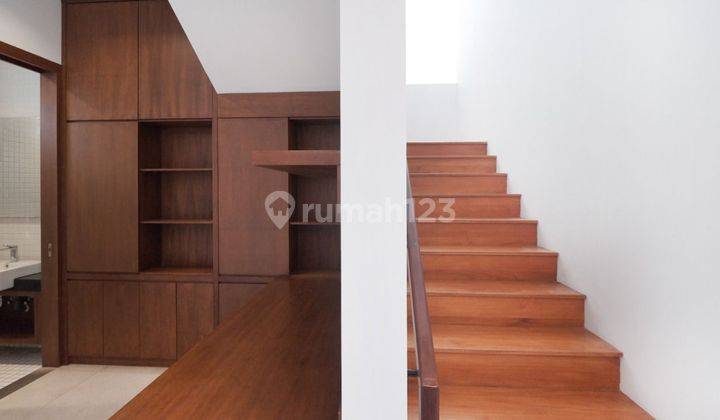Rumah minimalis 2lt, lux di jl Ciawi deket ke SCBD 3