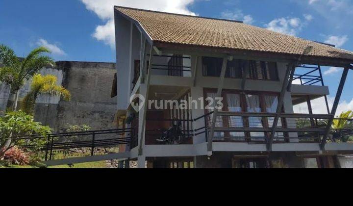  Villa 2lantai dg halaman yang luas di daerah Cibulakan Lembang Bandung 1