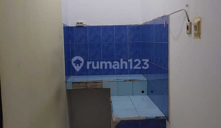 Rumah 2 lantai siap huni di Area Kompleks Perdagangan Ciledug 2