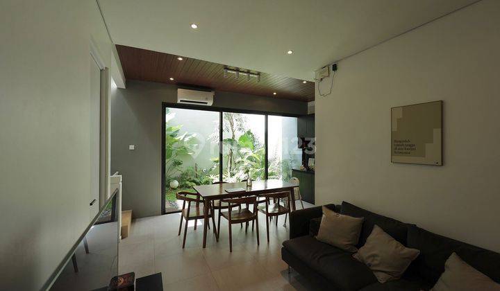 Rumah di Citra grand cibubur minimalis full furnish siap huni  2