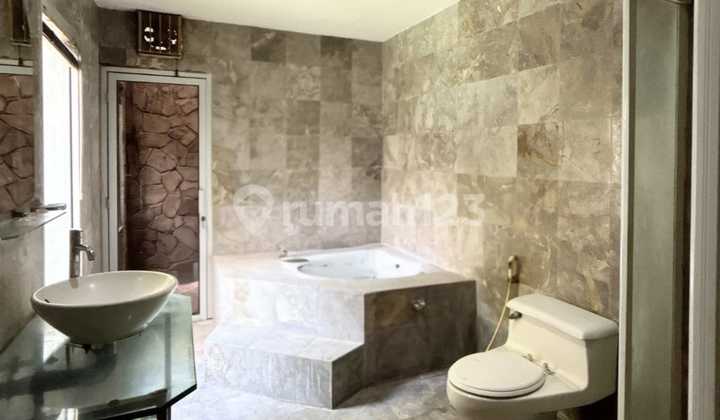 Dijual Cepat Rumah Mewah Benhil Jakpus Private Pool Shm 2