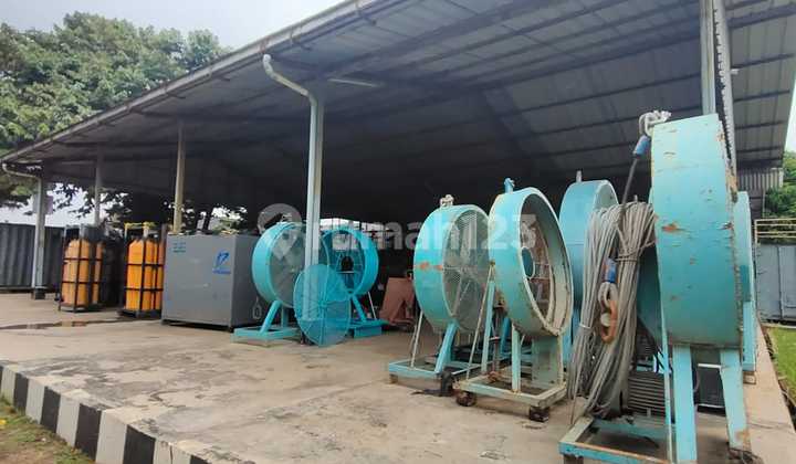 Warehouse Office for Sale in Jatisampurna, Strategic Area, Ready to Use