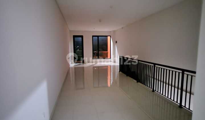 For Rent: Raffles Hills 3-Storey Shop House Ready for Use 2