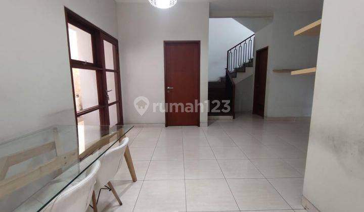 ruang keluarga rumah dijual gardenia residence kebagusan