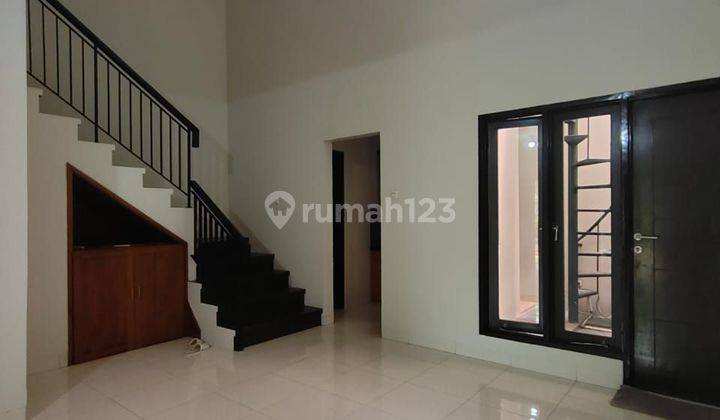 Rumah Disewakan Raffles Hills Cibubur Ceilling Tinggi Siap Huni 2