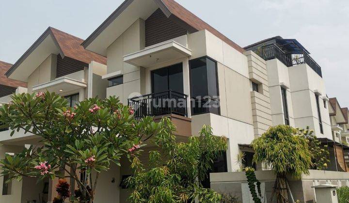 Rumah Podomoro Golf View Cimanggis Dua Lantai Hook Siap Huni Dekat Akses Tol 1