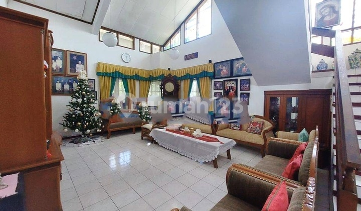 Rumah Besar Area Geger Kalong