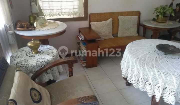 Rumah Besar Jl Riau Bandung 2