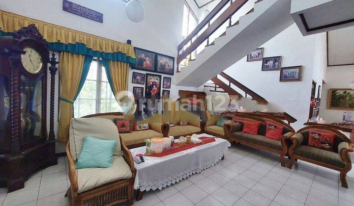 Rumah Besar Area Geger Kalong 2