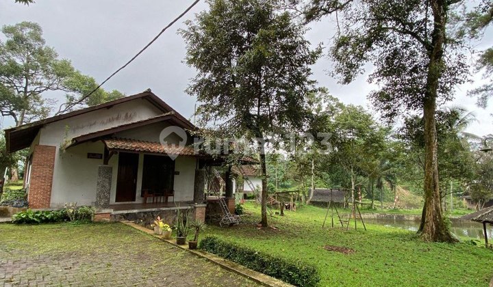 Villa in the Jl Cagak Subang Area Villa in the Jl Cagak Subang Area