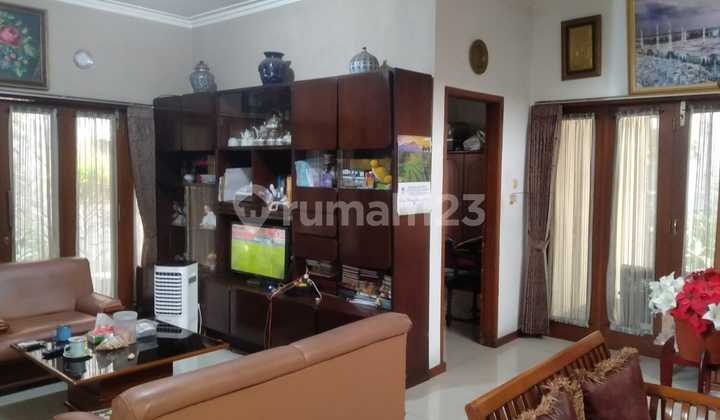 Rumah Mewah Turangga dan Buah Batu