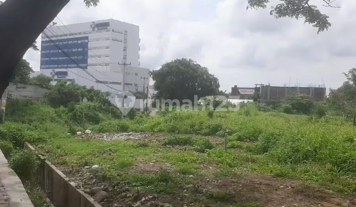 South Ring Road is Passed by Many Vehicles