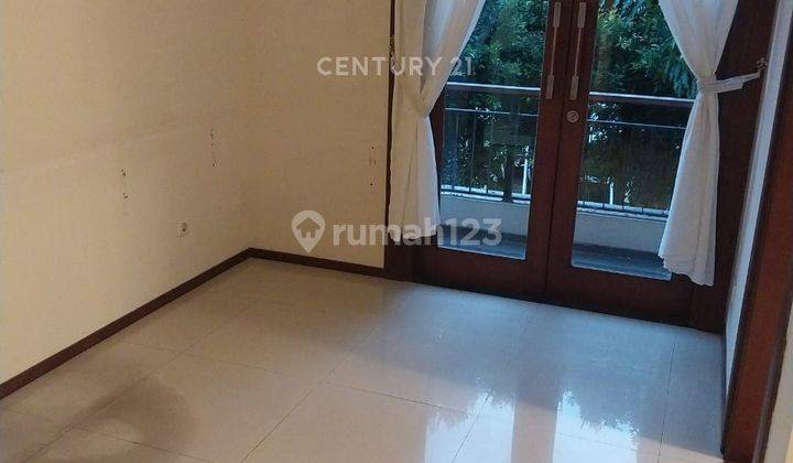 Disewakan Rumah Luas Di Emerald Bintaro 7805  2