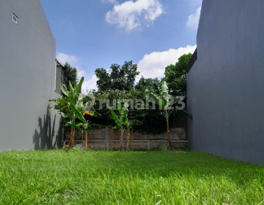 Ready-to-Build Plot Near Modern Market &amp; Toll Access in Nusaloka