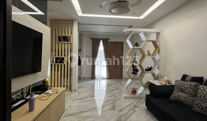  Rumah Dgn Design Interior Dekat Akses Tol Pinewood Banjar Wijaya