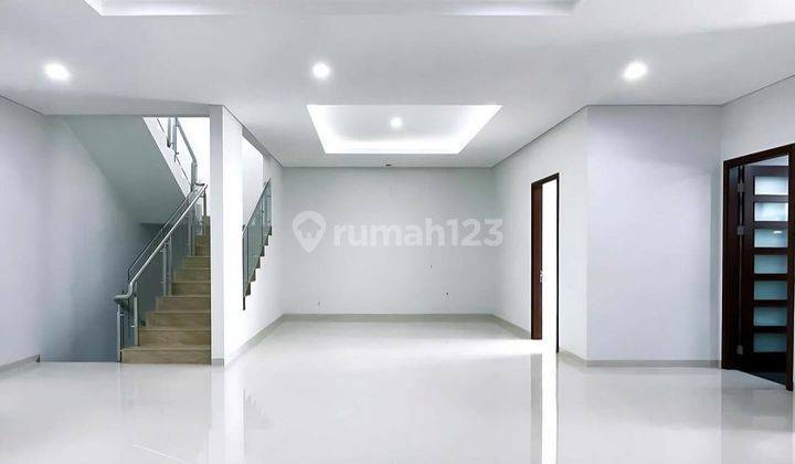 Jarang Ada Rumah Mewah 3 Lt di Permata Buana Jakarta Barat 2