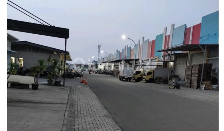 Gudang Bagus Dekat Akses Tol di Sedayu Bizpark Daan Mogot