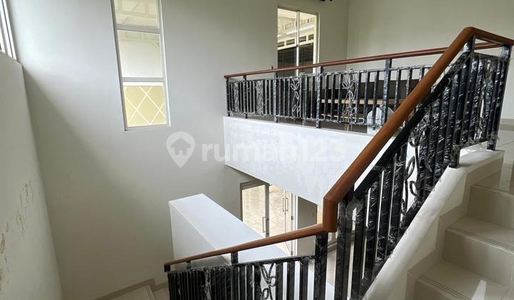 Semi-Furnished Corner House Near Culinary Area, Goldfinch Cluster