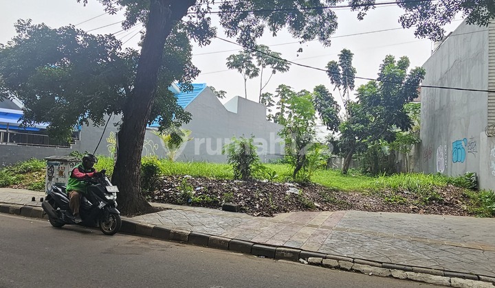 Good Commercial Plots in the Kencana Loka BSD Education Area Good Commercial Plots in the Kencana Loka BSD Education Area
