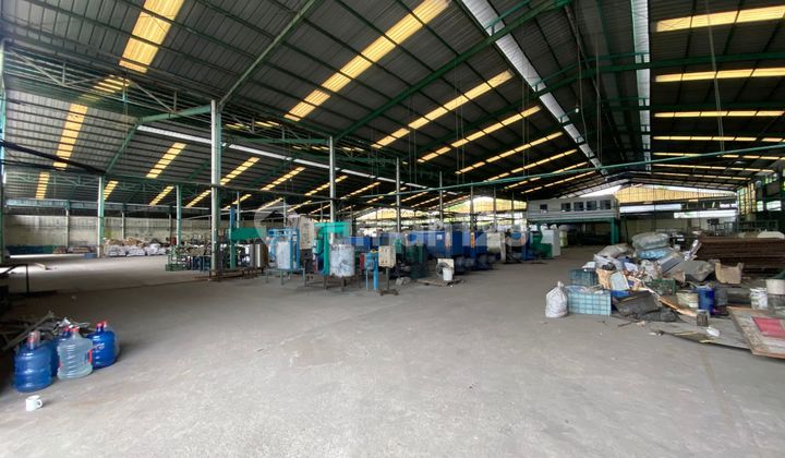 Warehouse with Several Buildings 40 Ft Access in Mauk Tangerang