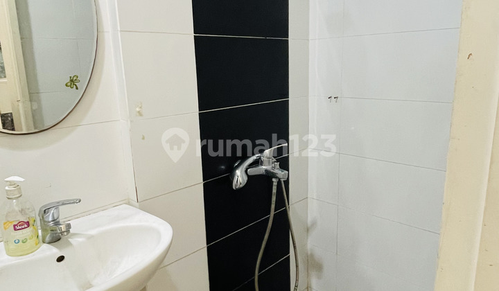 House Near Culinary & Educational Area in Faraday Cluster 2