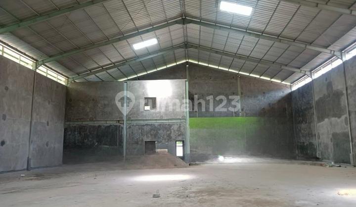 Good Building Independent Warehouse with High Ceiling in Tigaraksa. Good Building Independent Warehouse with High Ceiling in Tigaraksa.