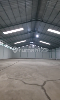 Good Independent Warehouse LB 3000 and 40 ft Access in Mount Sindur