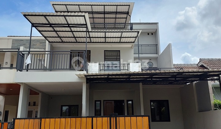 House Near Toll Access & Culinary Area in Taman Crysant BSD City 1