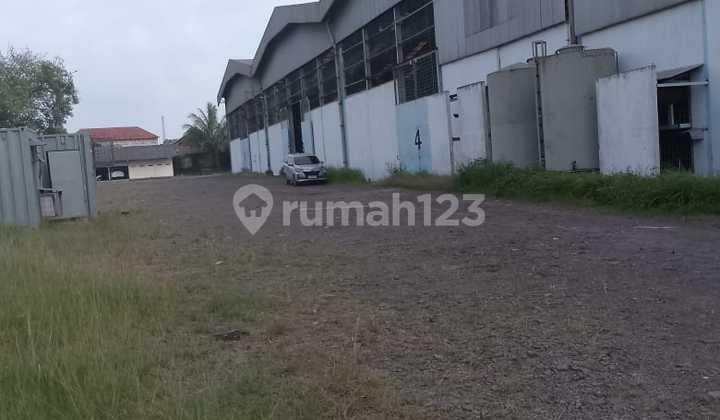 Steel Factory Still Operating in Jayanti, Serang, Banten