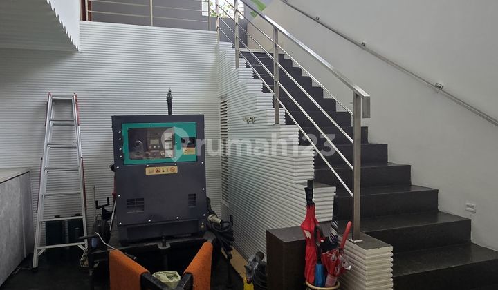 Rumah 3 Lantai Kawasan Elite Jakarta Utara di Pantai Mutiara 2